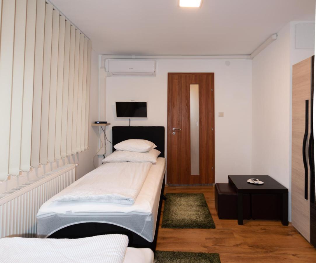 Poroszlay Apartman Debrecen Extérieur photo