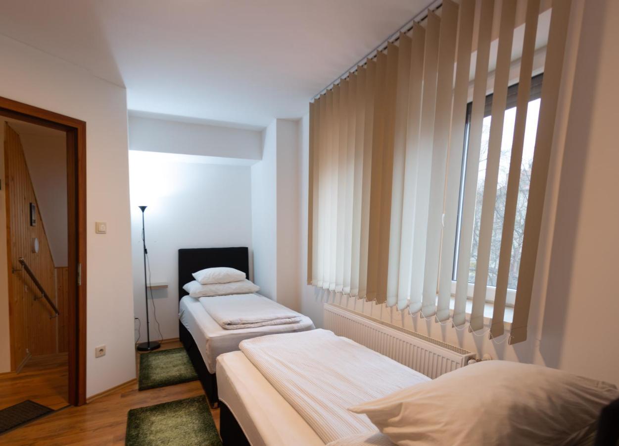 Poroszlay Apartman Debrecen Extérieur photo