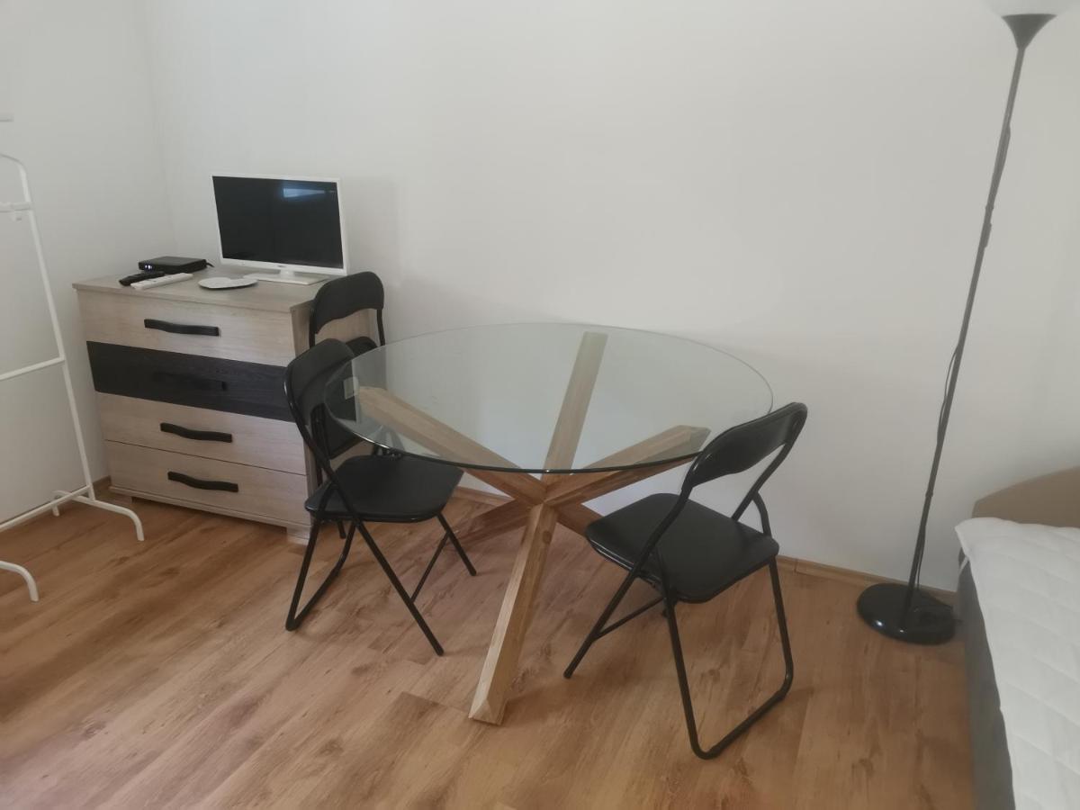 Poroszlay Apartman Debrecen Extérieur photo